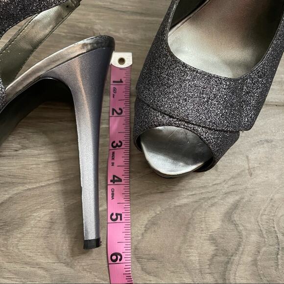Guess Silver glitter peep toe heels size 10 - Picture 7 of 8